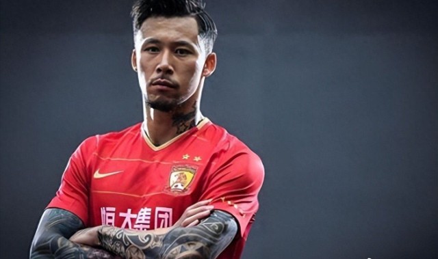 开云下载-意外！他是大连英博引进谢鹏飞失败的替身，却在首秀中进球爆发|上海海港|夏窗|冯劲|刘祝润|中超_新浪体育_新浪新闻