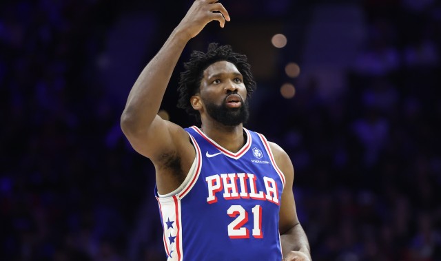 开云下载-场均23.6分6.9板3.3助！明天76人客战魔术 恩比德出战成疑